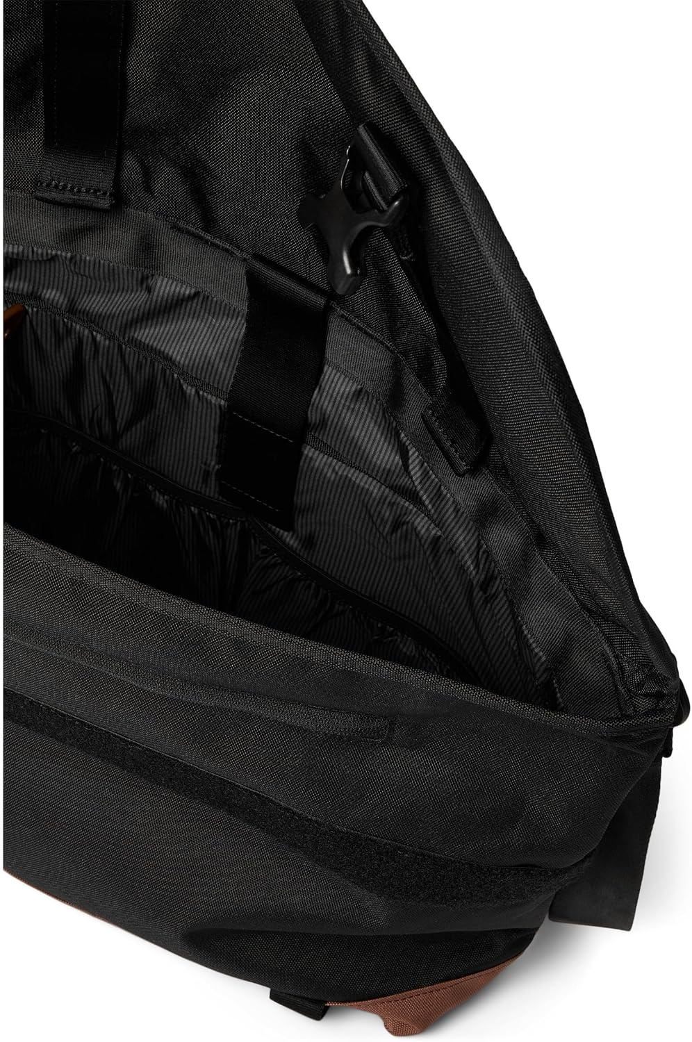 image:imageHerschel Supply Co Cove MessengerBlackSaddle Brown