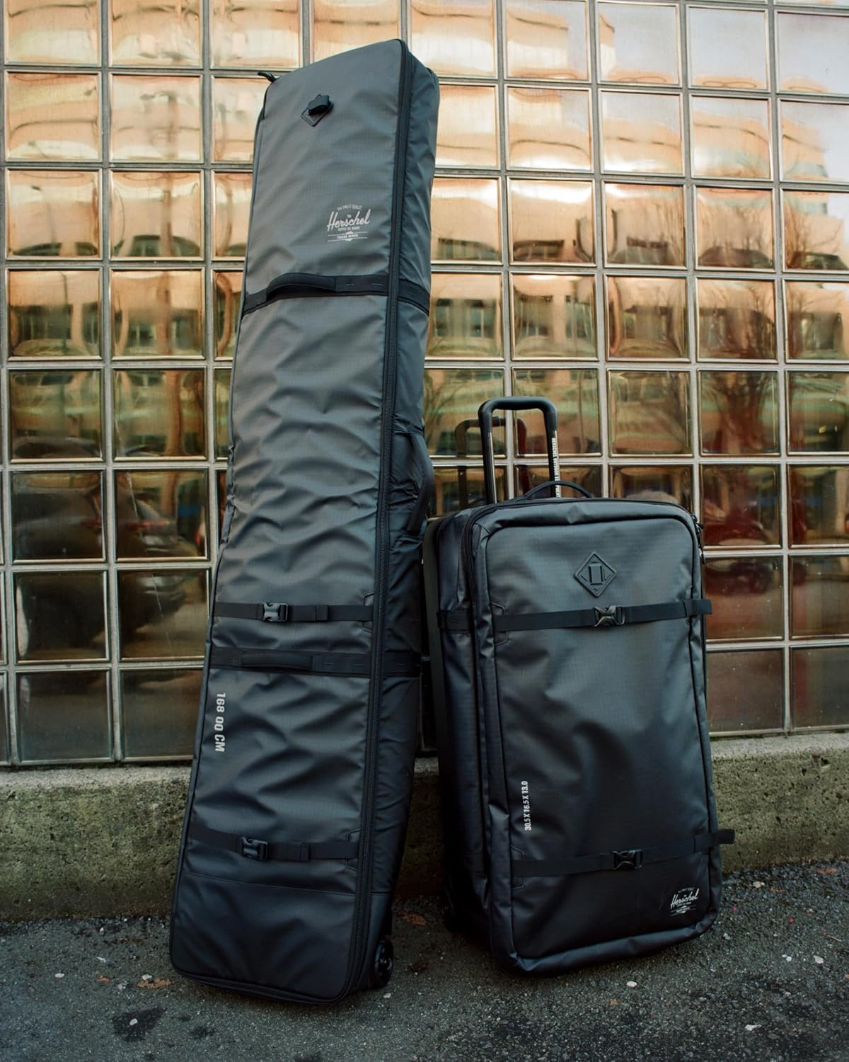 image:imageHerschel Unisex All Season Hybrid Roller Bag Large Black Large96L